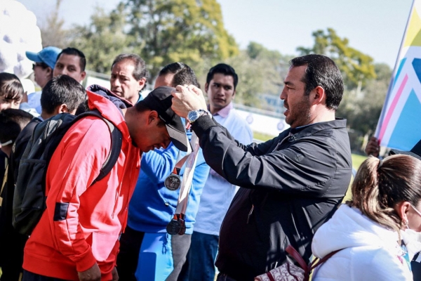 Roberto Cabrera encabeza premiación de la Liga Oficial Municipal Infantil de Futbol 2022