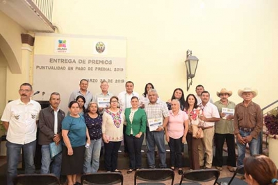 Gobierno de Jalpan  Premió a Contribuyentes Puntuales de Sorteo