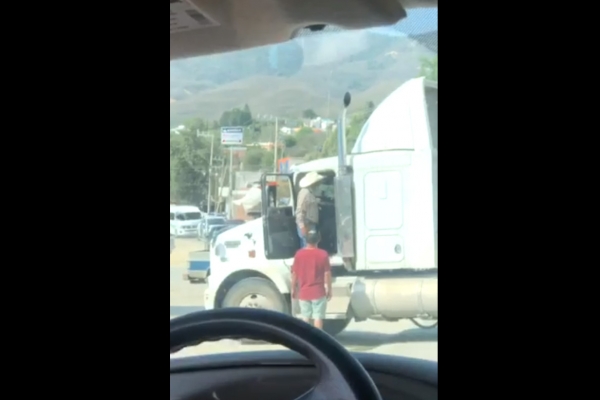 "El trailero insultó primero", señala Luis Muñoz