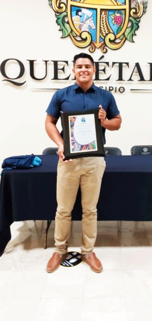 Panathlon Club Querétaro Reconoce trayectoria del canoista jalepnse Axel Uriel Fernández Olvera