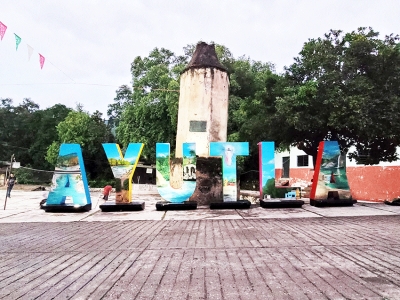 Develan Letras Monumentales en Ayutla