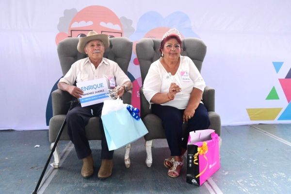 Coronan a "Reina y Abuelo de Oro" Ezequiel Montes 2022